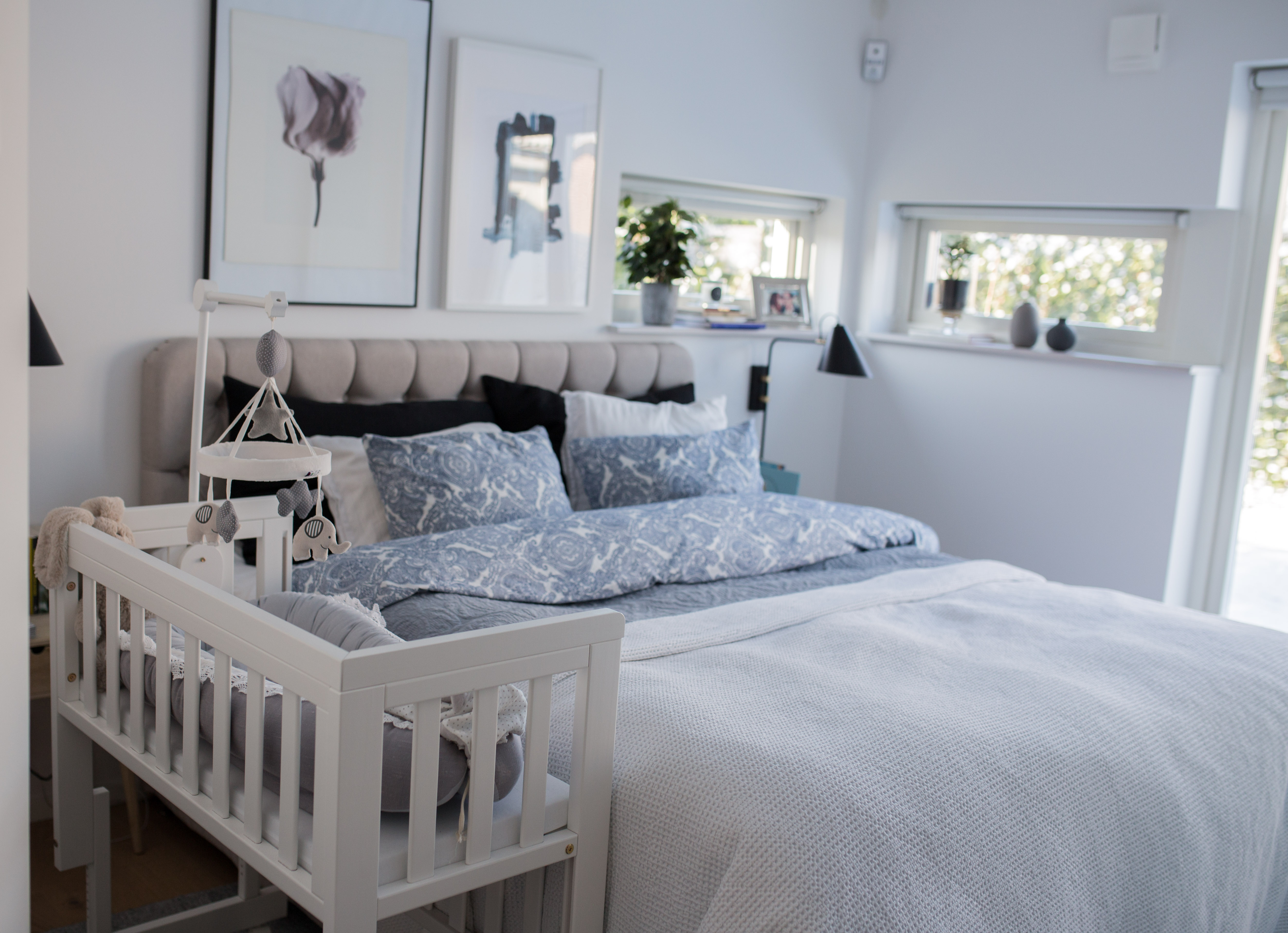 Bedside Crib – en sidosäng att ha bredvid vuxensängen de första månaderna