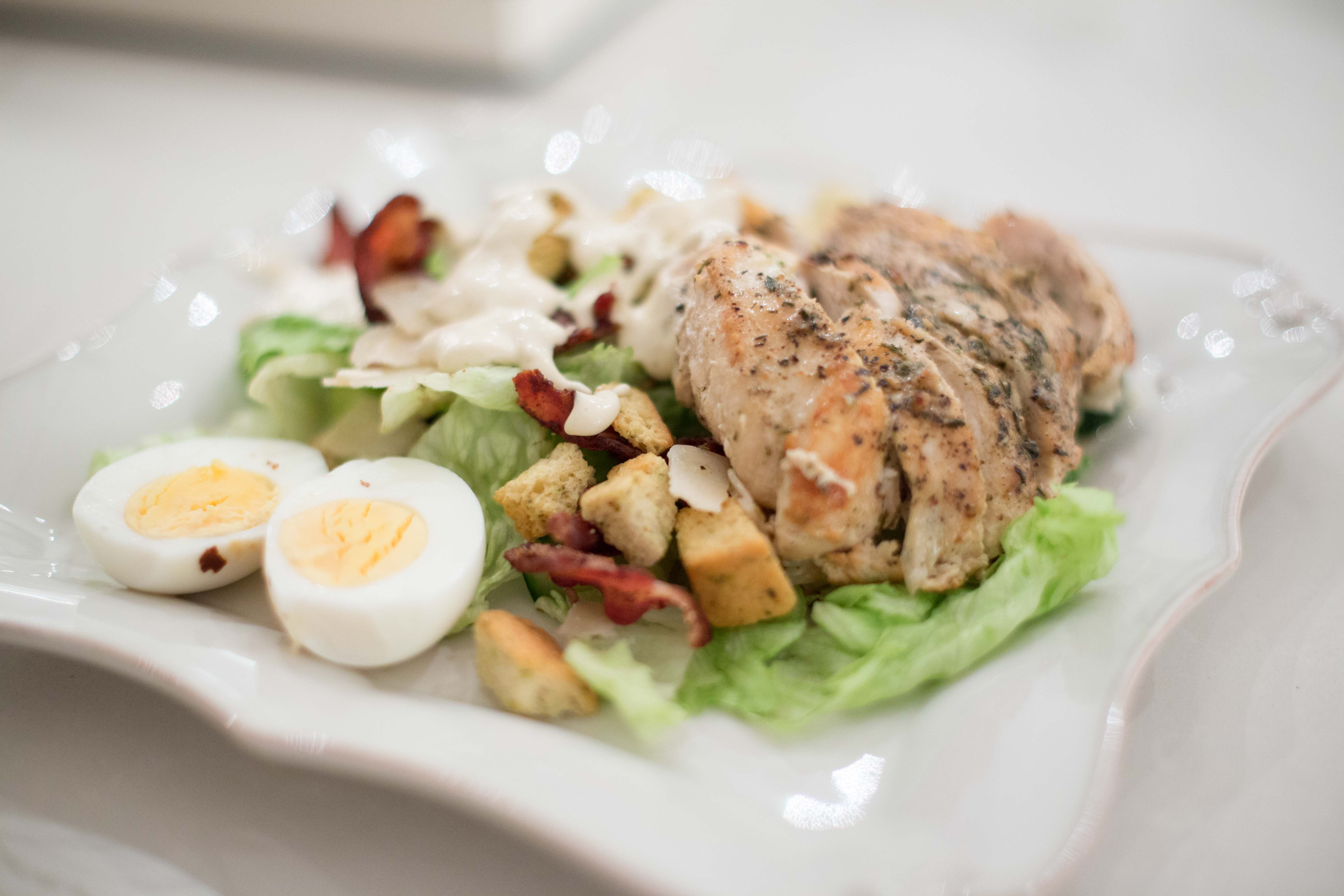 CEASARSALLAD MED BRÖDKRUTONGER, PARMESAN & CEASARDRESSING